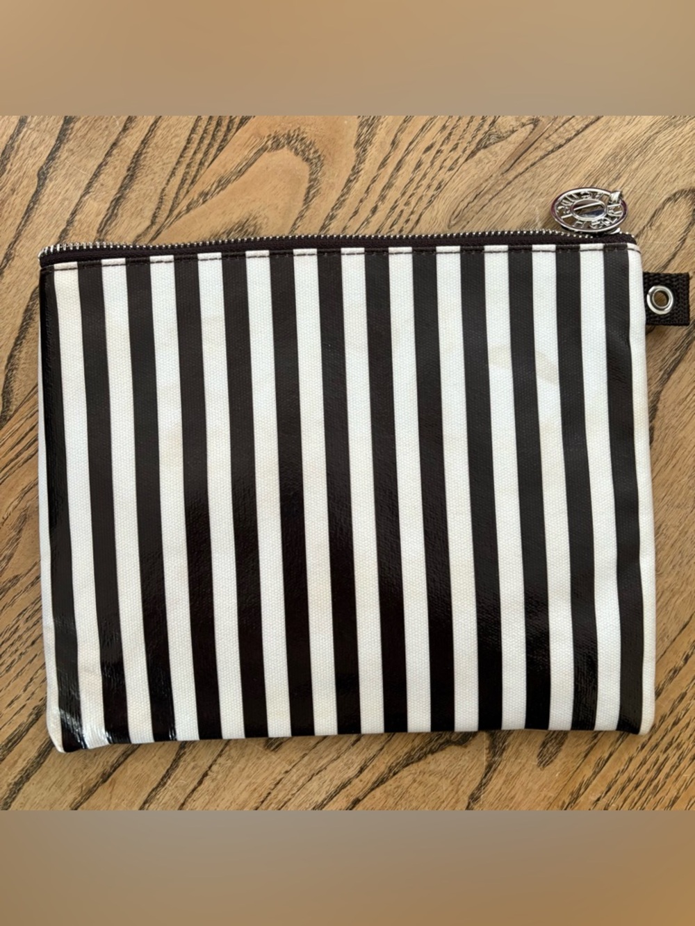 Henri Bendel Makeup bag/ cosmetic bag - Picture 2 of 6